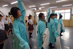 日本高中生體驗(yàn)京劇